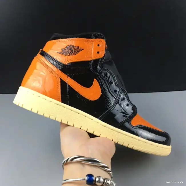 Chep Onekick 555088-028 Air Shattered Retro High Backboard - 1 3.0 Jordan 0408